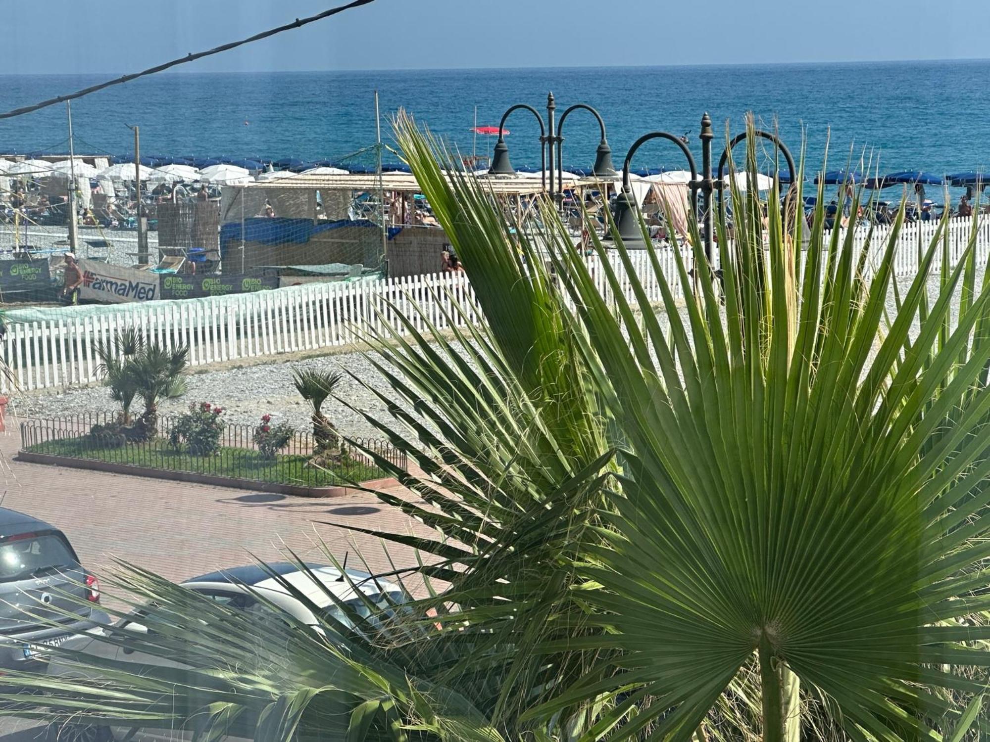 Appartamento Aria Del Mare Ventimiglia Zewnętrze zdjęcie